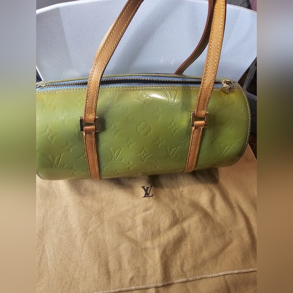 Louis Vuitton Bedford Vernis Shoulder Bag Purse. With Dustbag included. VI0929 - Picture 10 of 13